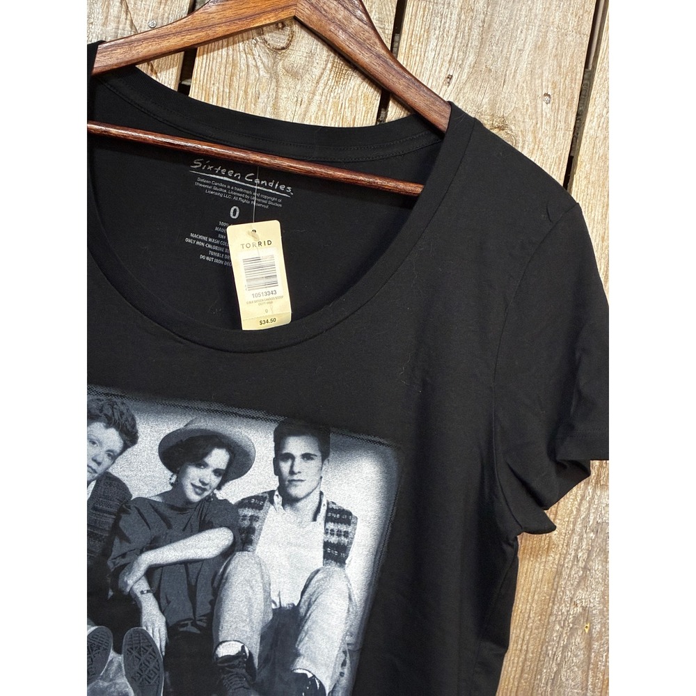 Torrid Sixteen Candles Graphic Scoop Neck Tee Black 100% Cotton Size 0 NWT